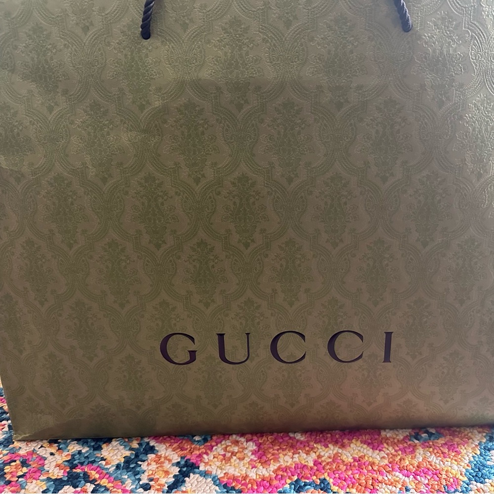 Gucci shopping bag